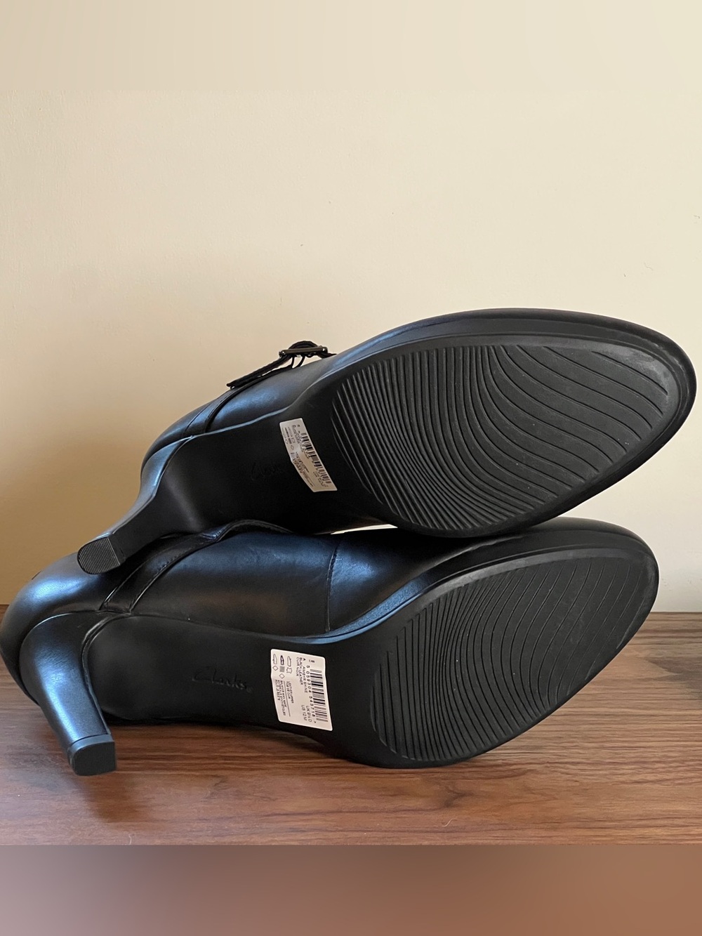 Clarks Ambyr Shine Leather Mary Jane Heeled Pumps - US 12 - Picture 11 of 11